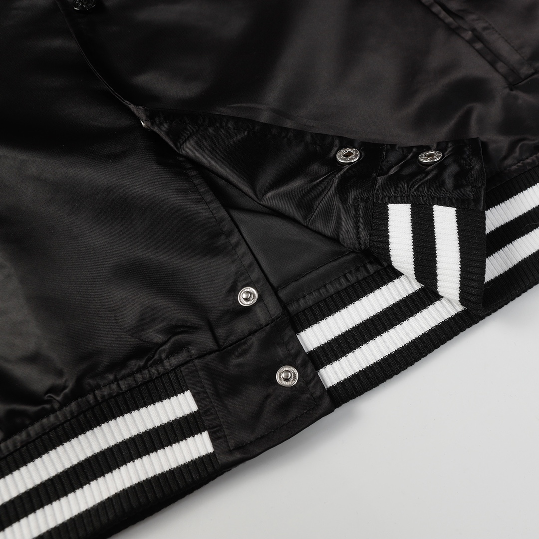 LV高仿黑色亮面棒球外套 鑽飾Logo字母設計款｜歐美奢侈品精品推薦