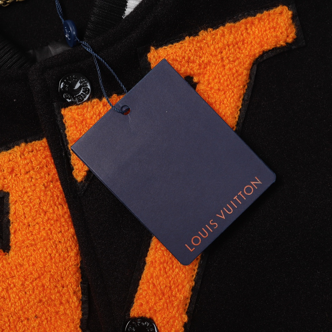 LV高仿橘色大字Logo棒球外套 黑白拼接撞色設計款｜歐美奢侈品精品推薦