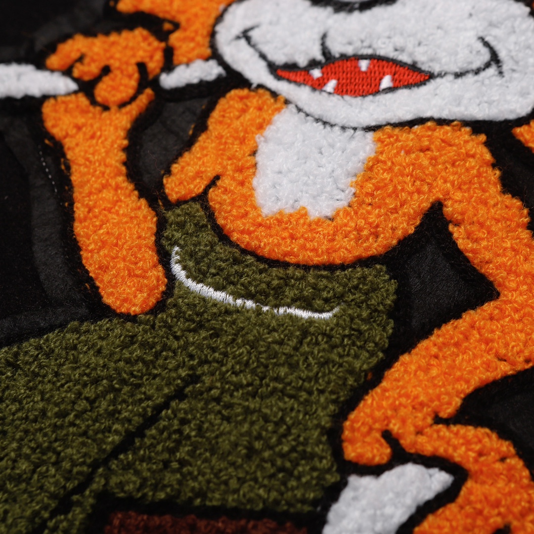 LV高仿橘色大字Logo棒球外套 黑白拼接撞色設計款｜歐美奢侈品精品推薦