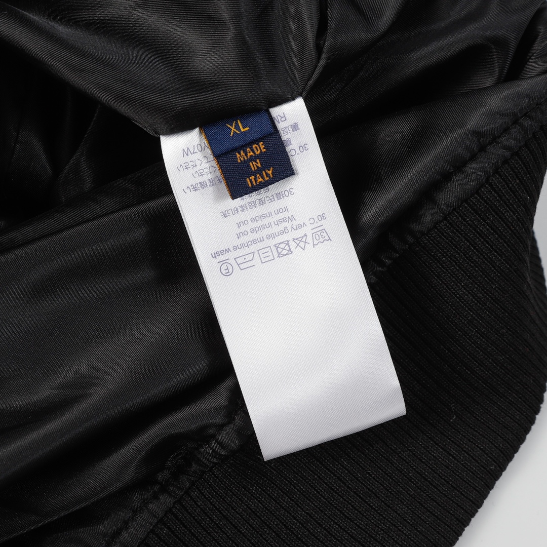 LV高仿黑白拼接棒球外套 刺繡字樣設計款｜歐美奢侈品精品推薦