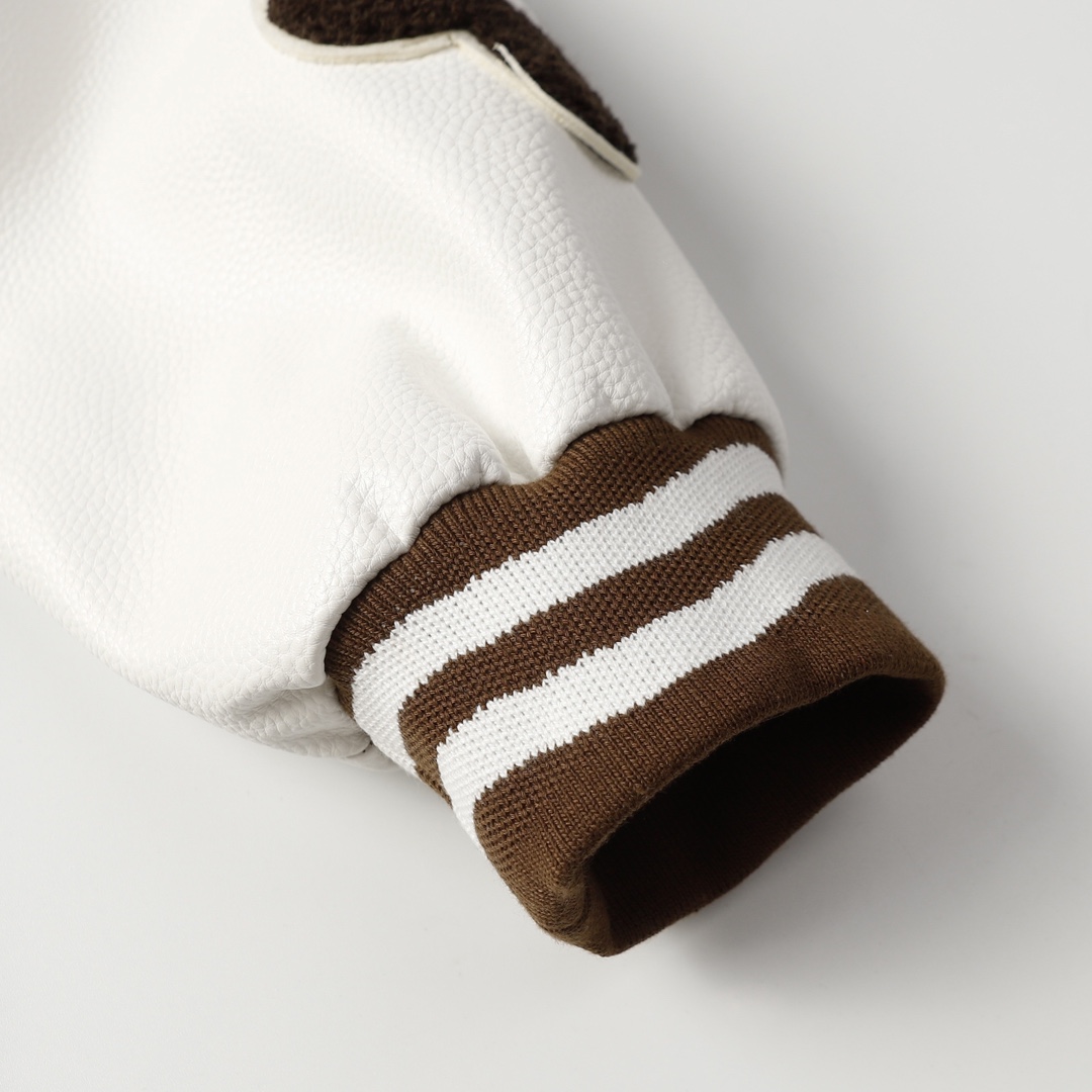 LV高仿巧克力棕棒球外套 復古毛巾刺繡設計款｜歐美奢侈品精品推薦