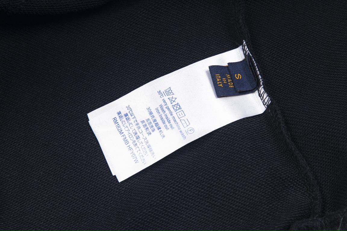 LV原單黑藍色簡約LOGO連帽衛衣 秋冬款男士帽T|超A仿原單精品圖片 12 LV原單黑藍色簡約LOGO連帽衛衣 秋冬款男士帽T|歐美奢侈品精品推薦